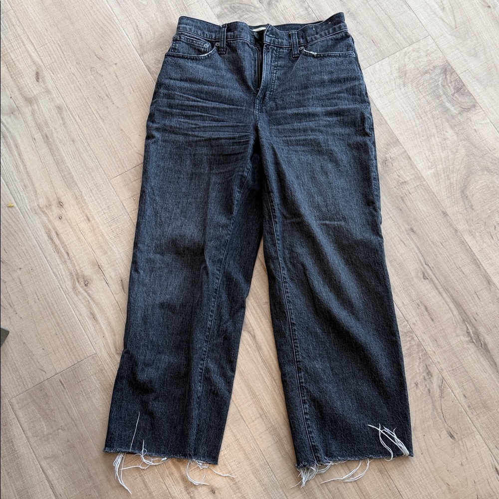 Women's Madewell Black Raw Hem Hem Jeans 26- perfect vintage wide leg crop Jean